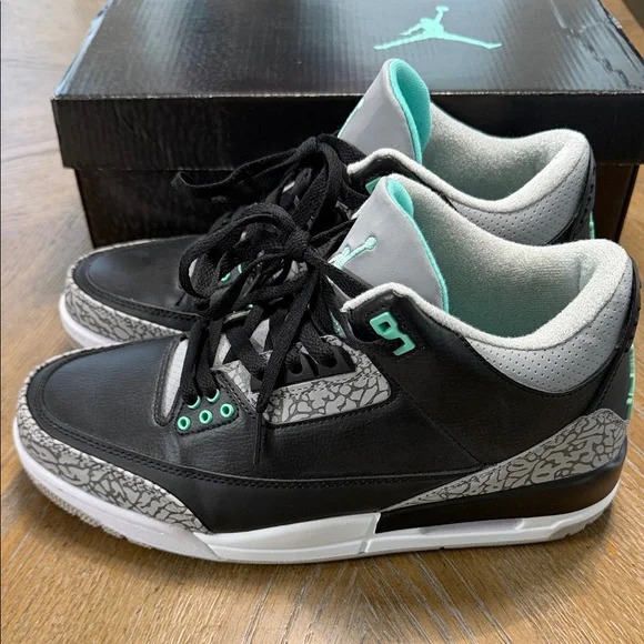Jordan Black Mint Green Elephant Print Low-Top Sneakers - Picture 4 of 5